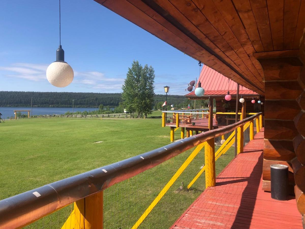 Cariboo Log Guest House Lac La Hache Esterno foto
