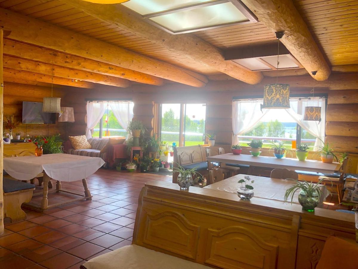 Cariboo Log Guest House Lac La Hache Esterno foto