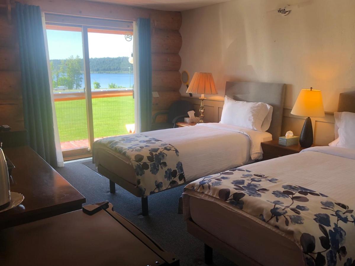 Cariboo Log Guest House Lac La Hache Esterno foto